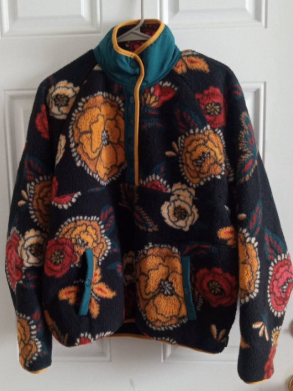 Wrangler Womens Black Floral Sherpa Quarter Button Pullover